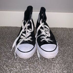 black velvet converse